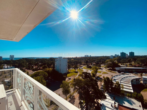 Imagen 4 de 10 de Venta Apartamento De 1 Dormitorio Y Medio En Edificio Yoo