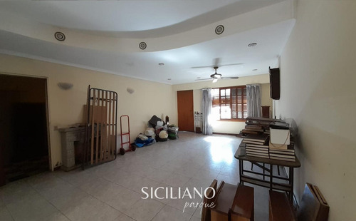 Reservado - Casa - Boedo - 4 Amb C/garage, Patio, Balcón, Quincho Y Parrilla S/lote Propio. - 218m²