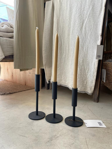 Imagen 1 de 4 de Candelabro Alto De Metal Diseño Y Deco Para Tu Mesa