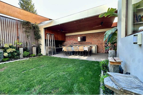 Bella Casa En Las Condes, Se Acepta Novacion