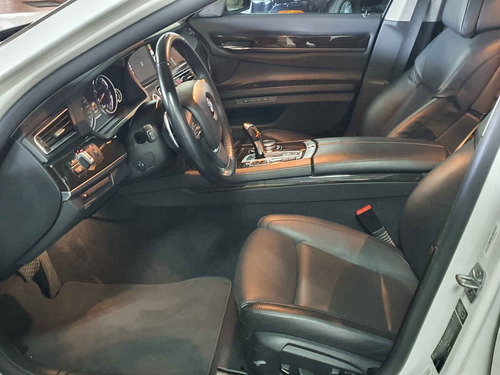 Imagen 10 de 15 de Bmw Serie 7 2015 4p 750li V8/4.4/t Aut