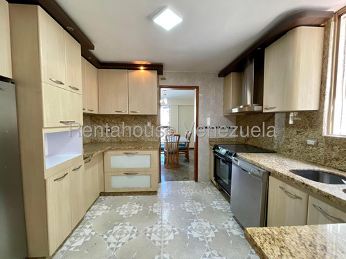 Amplio Y Cómodo Apartamento En Atractiva Ubicacion En Venta En Cumbres De Curumo Yf