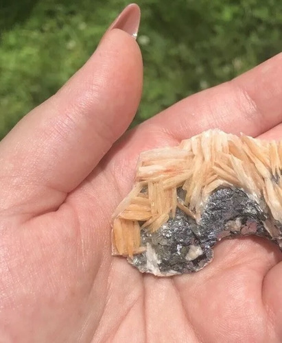 Cerusita Fluorecente Con Barita Y Galena Mineral Rosa Claro (Usado)