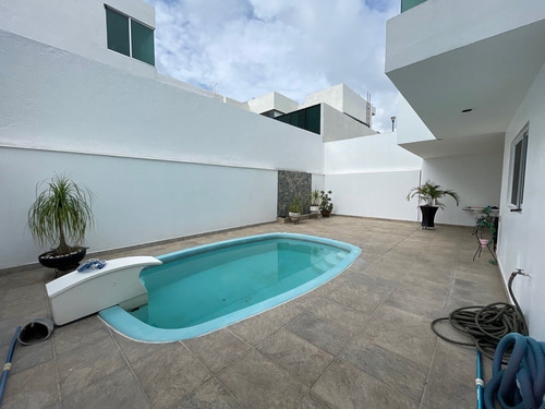Imagen 12 de 30 de Casa En Venta En Juriquilla Con Alberca Propia