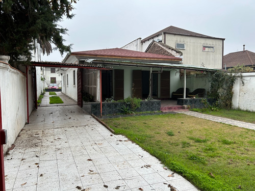 Acogedora Casa Sólida De Un Piso, Excelente Sector De Ñuñoa