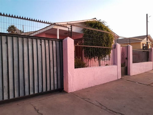 Casa En Venta De 3 Dorm. 2 Baños, San Juan, Coquimbo. 