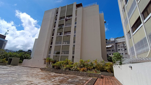 Se Vende Apartamento Amplio Y Ventilado En Los Samanes