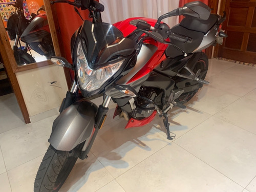Rouser Ns 200