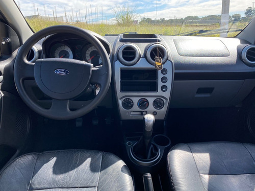 Imagem 4 de 9 de Ford Fiesta