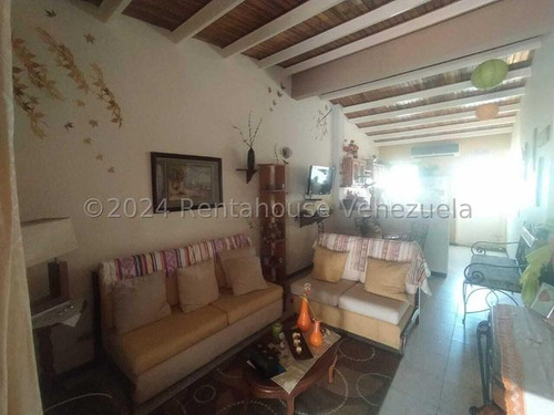 Milagros Inmuebles Casa Venta Cabudare Lara Av Intercomunal Barquisimeto Acarigua Roca Terra Economica Residencial Economico Código Inmobiliaria Rent-a-house 25-5649