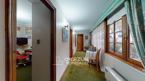 Casa 4 Dormitorios 3 Baños 6 Estac. Con Terreno De 1.334 M²