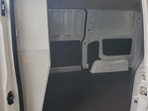 Imagen 6 de 10 de Chevrolet Tornado Van 2022