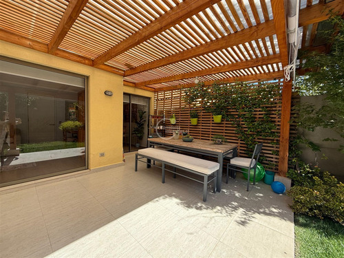 Casa Enaco En Venta De 4 Dorm. En Lo Barnechea