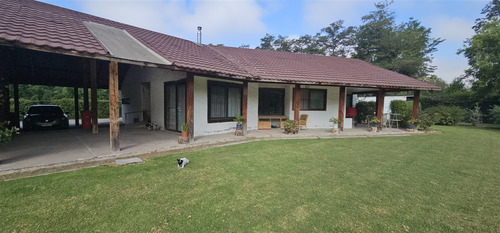 Casa En Venta De 7 Dorm. En Calera De Tango