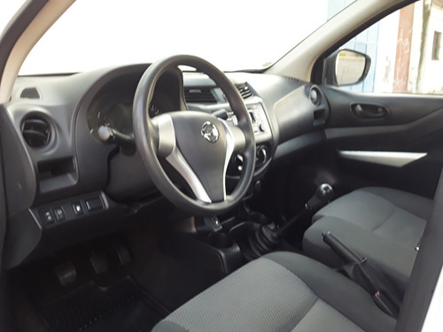 Imagen 13 de 22 de Nissan Np 300 Cabina Simple