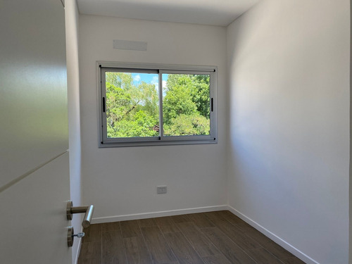 Imagen 13 de 30 de Venta Triplex 5 Ambientes Tigre C/parrilla Jardín