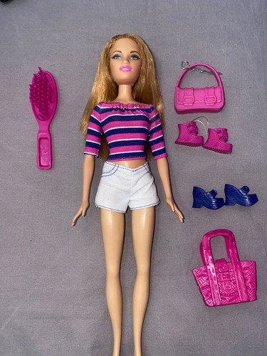 Muñeca Barbie Summer Con Accesorios Fabulosos Mattel 2006 (Usado)