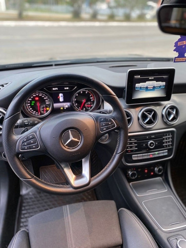 Imagem 14 de 15 de Mercedes-benz Classe Gla 2018 1.6 Advance Turbo Flex 5p
