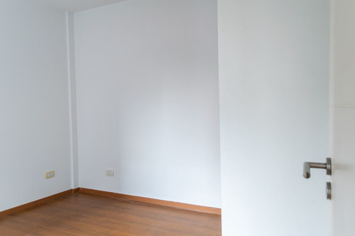 Venta Depto. 2 Amb Colegiales C/balcon, Escritorio