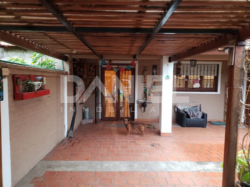 Venta Retasado !!!! Excelente Chalet Sobre Lote De 10 X 40.