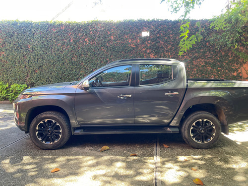 Mitsubishi L200 2.4 Triton Sport Hpe Cab. Dupla 4x4 Aut. 4p 6 marchas