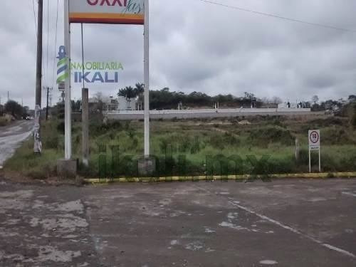 Renta Terreno Comercial Tuxpan Con Una Superficie De 1,000 M² Rellenado Con Tierra, En El Libramiento Lopez Mateos, A Un Costado De La Gasolinera Oxxi, Casi Frente Al Motel Monte Cristo, En La Coloni