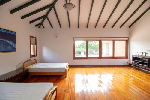 Casa En Arriendo/venta En Las Mercedes. Cod A4615