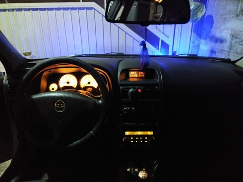 Imagem 7 de 13 de Chevrolet Astra 2009 2.0 Advantage Flex Power 5p 133 Hp