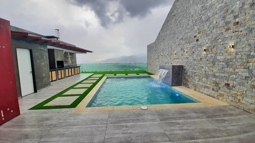 Colinas De Bello Monte Cerca De Valle Arriba Casa En Venta De 450m2