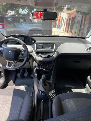 Imagen 19 de 23 de Peugeot 208 2017 1.6 Active