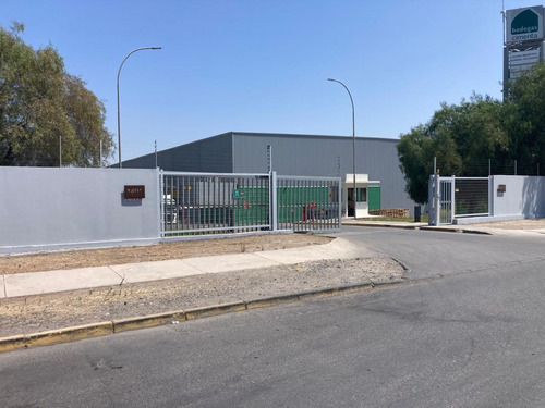 Arriendo Bodega De 2.023 M2 En Pi De San Bernardo.
