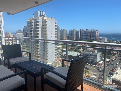 Apartamento En Venta De 2 Dormitorios En Edificio Onix , Punta Del Este 