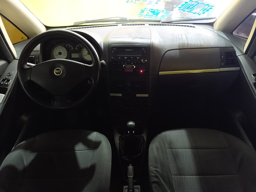 Fiat Idea 1.4 Elx Flex 5p