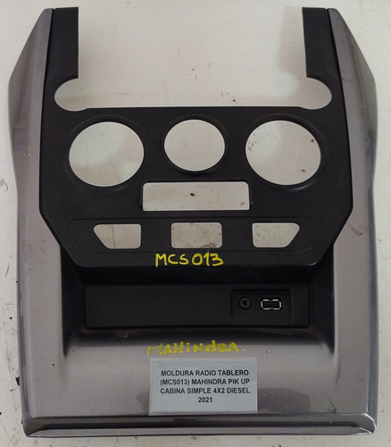 Moldura Radio Tablero Mahindra Pik Up Cabina Simple 4x2 (Usado)