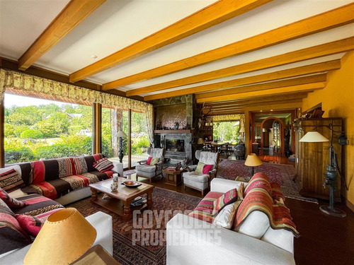 Casa En Venta En Pucón