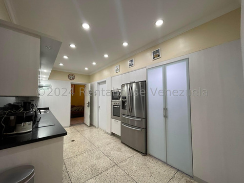Hermosa Casa Quinta En Venta En El Piñal El Limon Conjunto Cerrado Con Piscina Area Parrilla Clima De Montaña Amplios Espacios Dos Cocinas Modernas Estef 24-14961