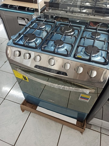 Imagen 3 de 6 de Cocina Haceb 6q , Horno Con Grill Quemador Triple Corona