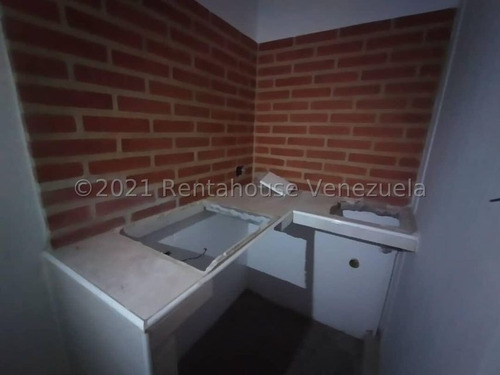 Imagen 19 de 30 de Local Comercial En Alquiler En Barquisimeto, Zona Centro. Tiene 2b, Tanque Subterráneo Y Estac., Arnaldo López Tlf. 04245257450. Cód. 21-25980. Lara, Venezuela