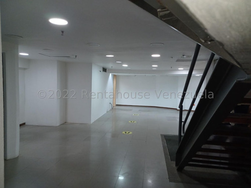 Imagen 6 de 15 de Local De 134m2 En Alquiler En El C.c. Galerias Ávila En San Bernardino / Carolina Garayburu 04123188826 / 23-11768