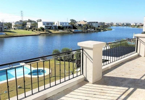 Imagen 1 de 13 de Casa Venta 4 Dormitorios A La Laguna Los Lagos