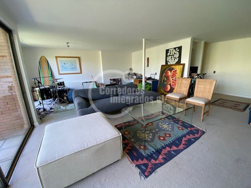 Casa En Venta De 4 Dorm. En Lo Barnechea Condominio