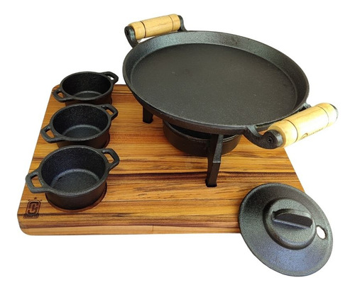 Chapa e Fogareiro com Molheiras de Ferro Fundido e Madeira Conjunto Bifeteira com Suporte Charte Cor Preto