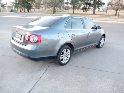 Imagen 7 de 9 de Volkswagen Vento 1.9 Td Luxury