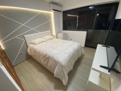 Imagen 10 de 17 de Hermosa Vista Al Mar, Totalmente Remodelado