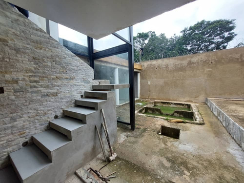 Imagen 16 de 19 de Yosmar & Fernando Venden Townhouse Ubicado En La Urbanización Tazaja. Foth - 394