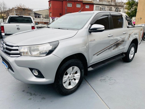 Imagen 1 de 23 de Toyota Hilux Srv 4x4