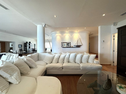 Departamento En Venta En Cancún En Residencial Del Mar Con Alberca Privada: