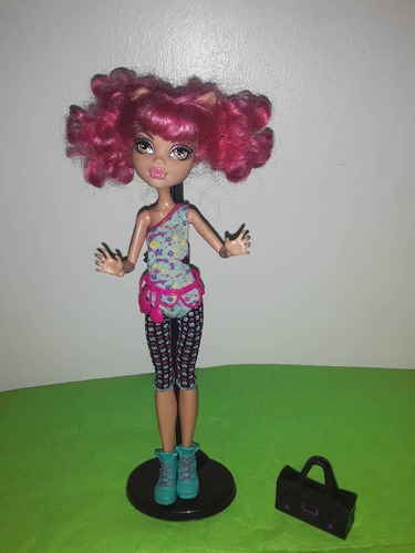 Monster High Howleen, Operetta Y Robecca Usadas