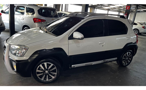 Toyota Etios Cross 1.5 16V FLEX 4P MANUAL