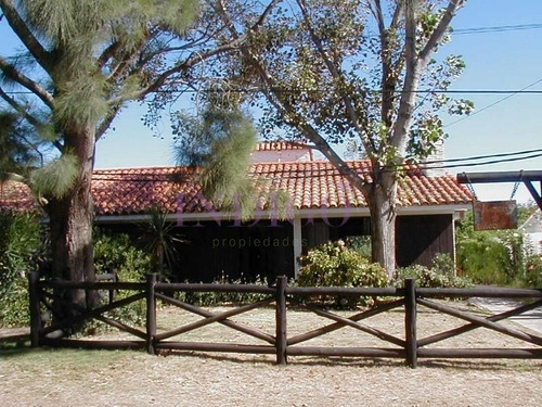 Casa En Venta Y Alquiler En La Barra De La Ruta Al Agua. 3 Dormitorios Màs Dependencia De Servicio.- Ref: 364